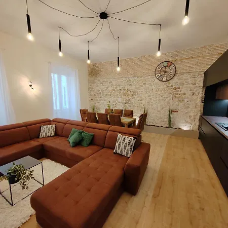 Apartament Town Square *