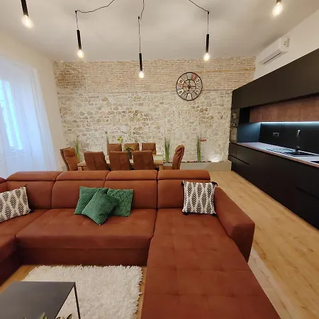 Apartament Town Square