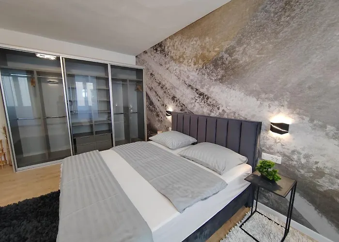 Town Square Apartament *