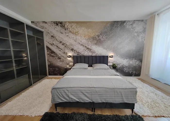 Town Square Apartament *